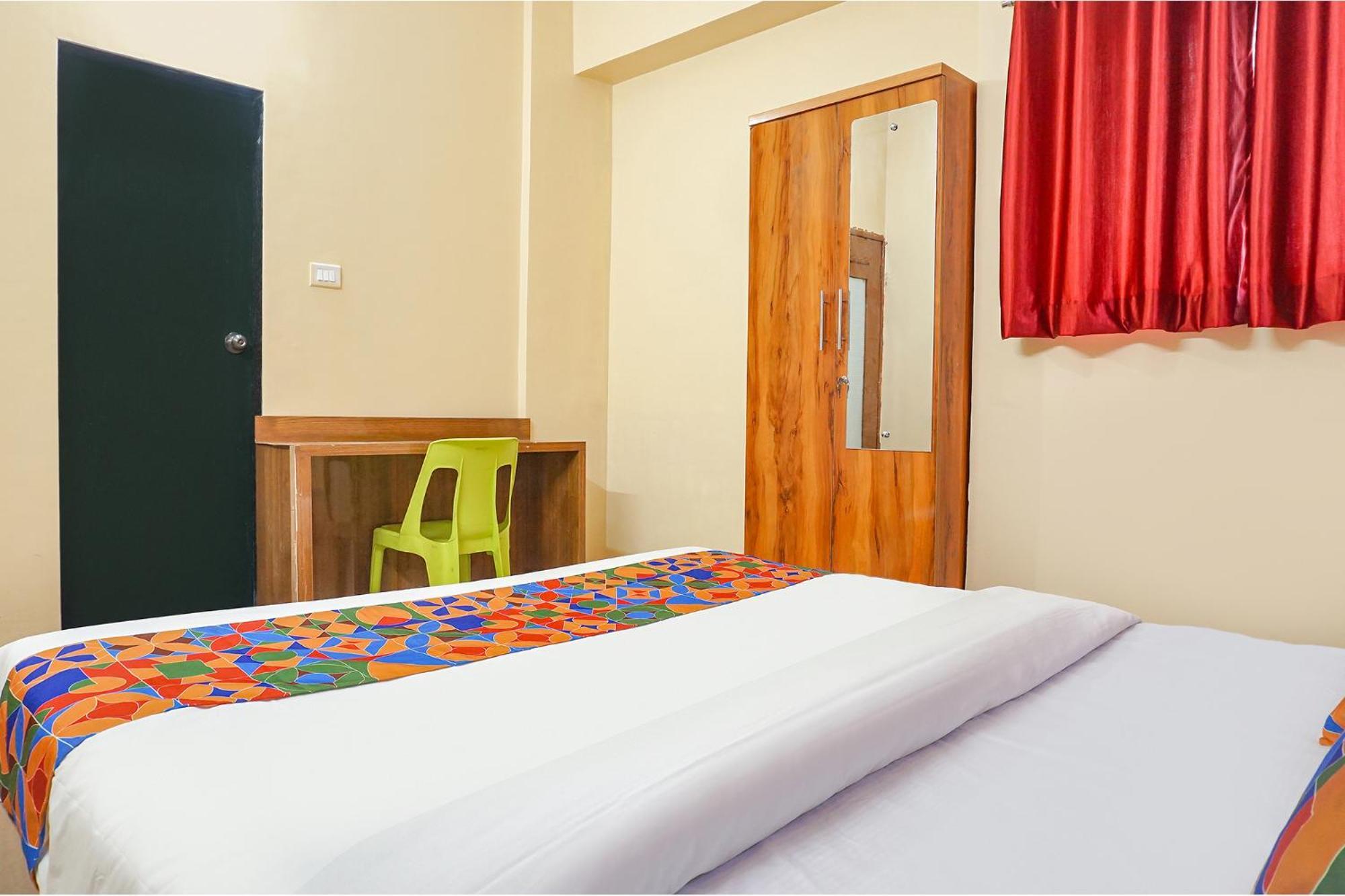 Fabhotel Falcon Inn -Behind The Dmart Baner Poona Buitenkant foto