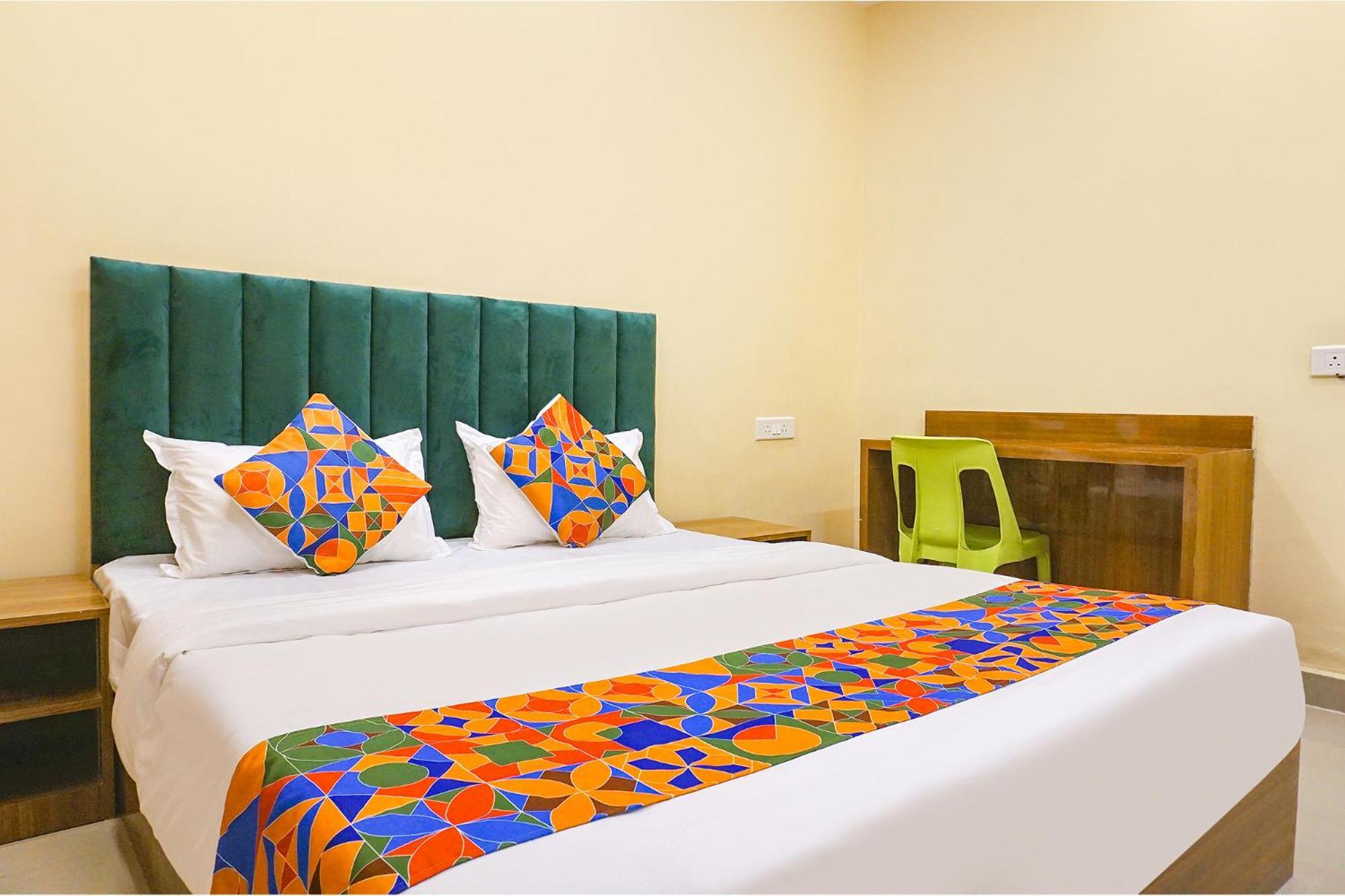 Fabhotel Falcon Inn -Behind The Dmart Baner Poona Buitenkant foto